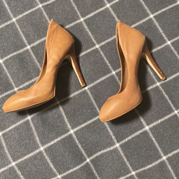 BCBG generation brown/tan leather heels, size 8 - Picture 4 of 4